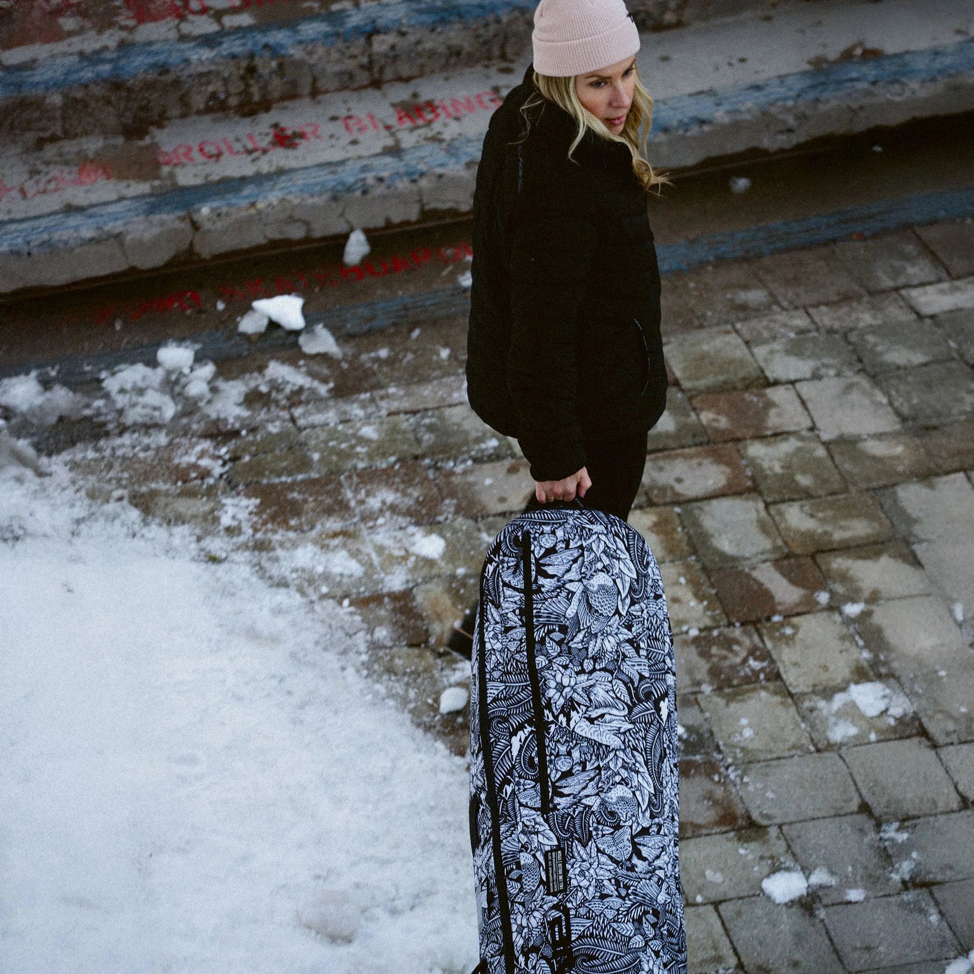 Dakine Fall Line Ski Roller Bag