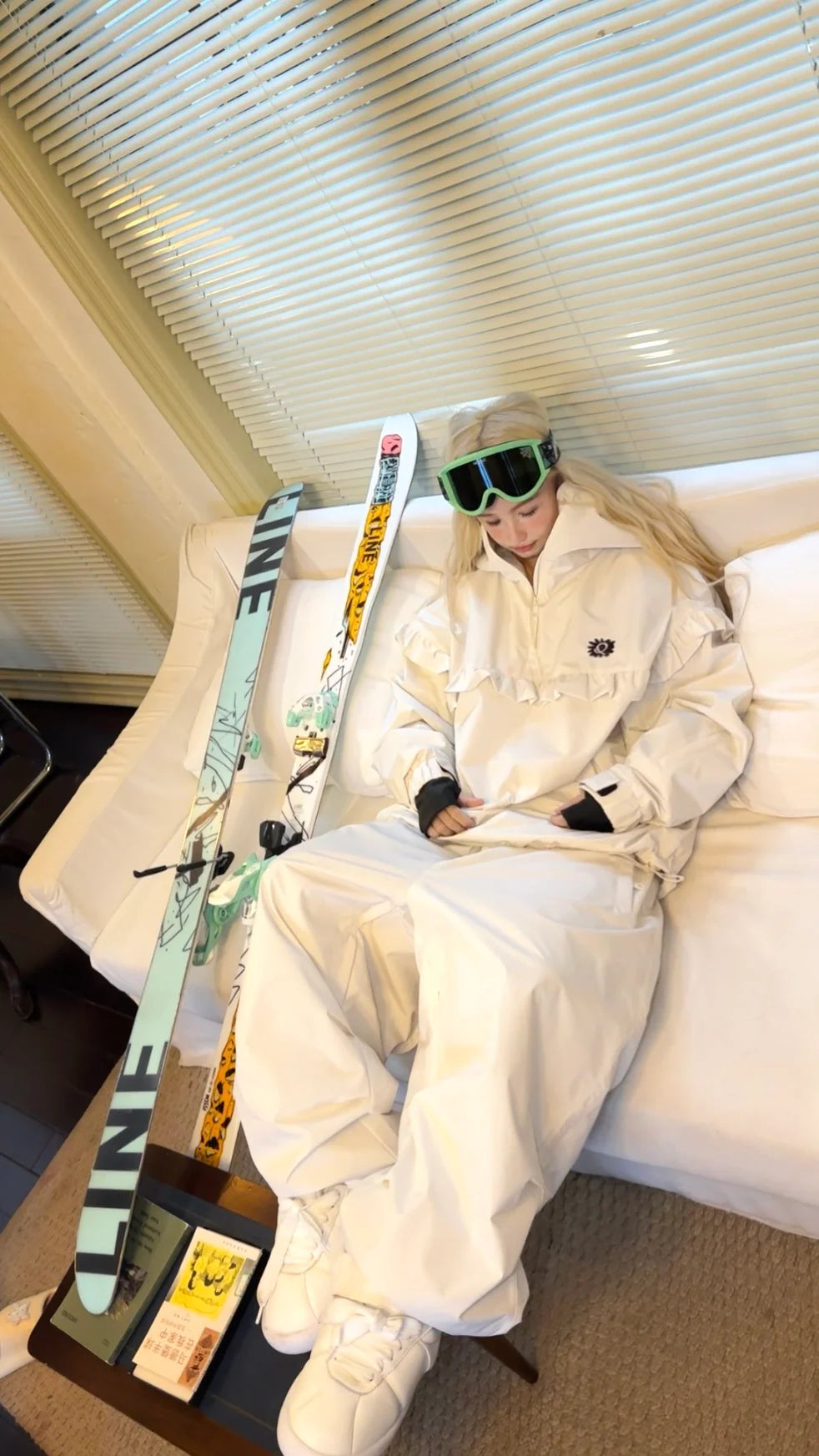 QLEO Lace Trim Snow Pant