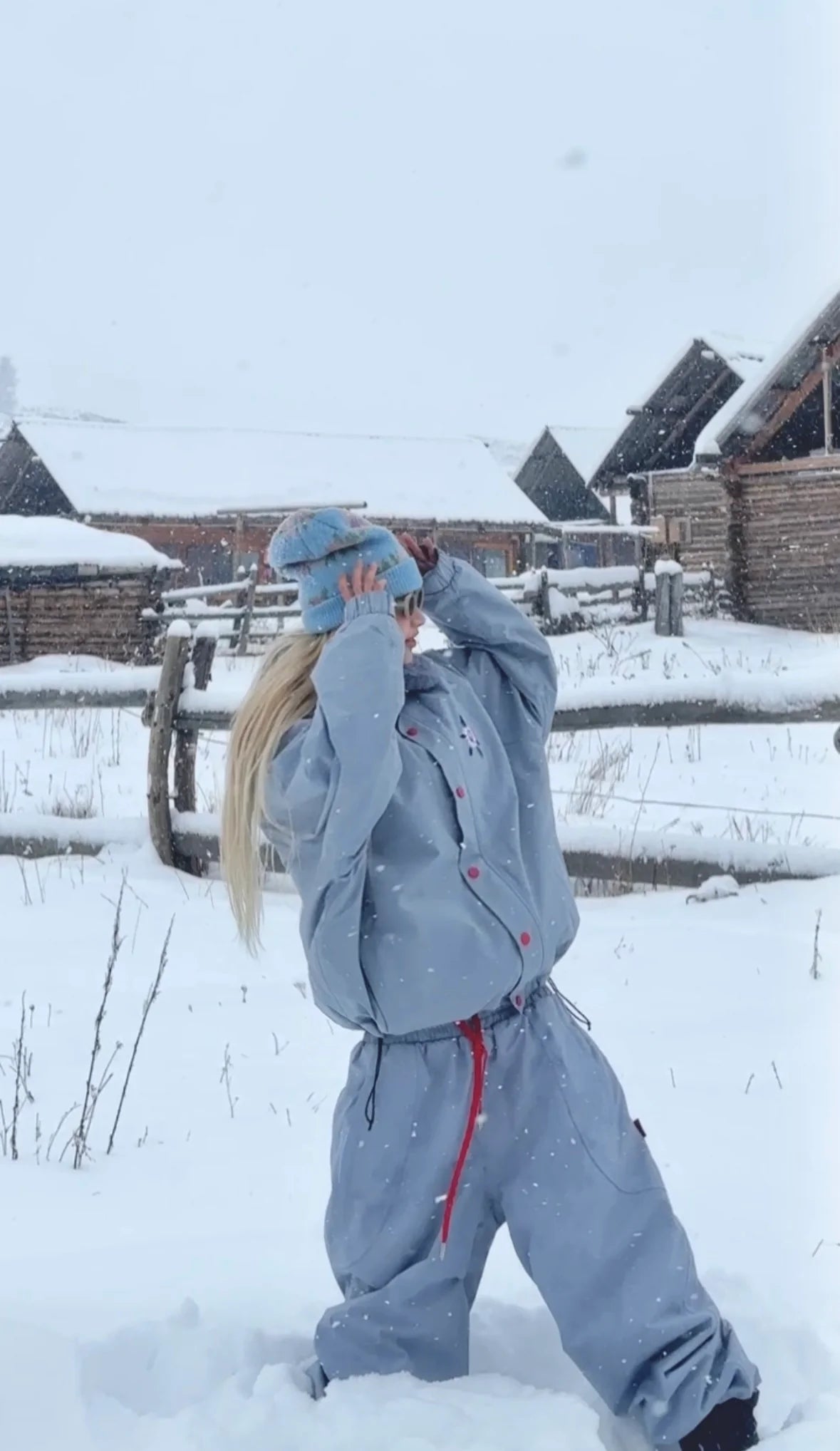 QLEO Button and Flower Collar Snow Jacket