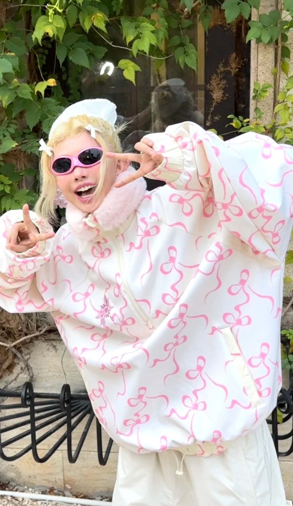 QLEO Bow Tie Fur Collar Hoodie