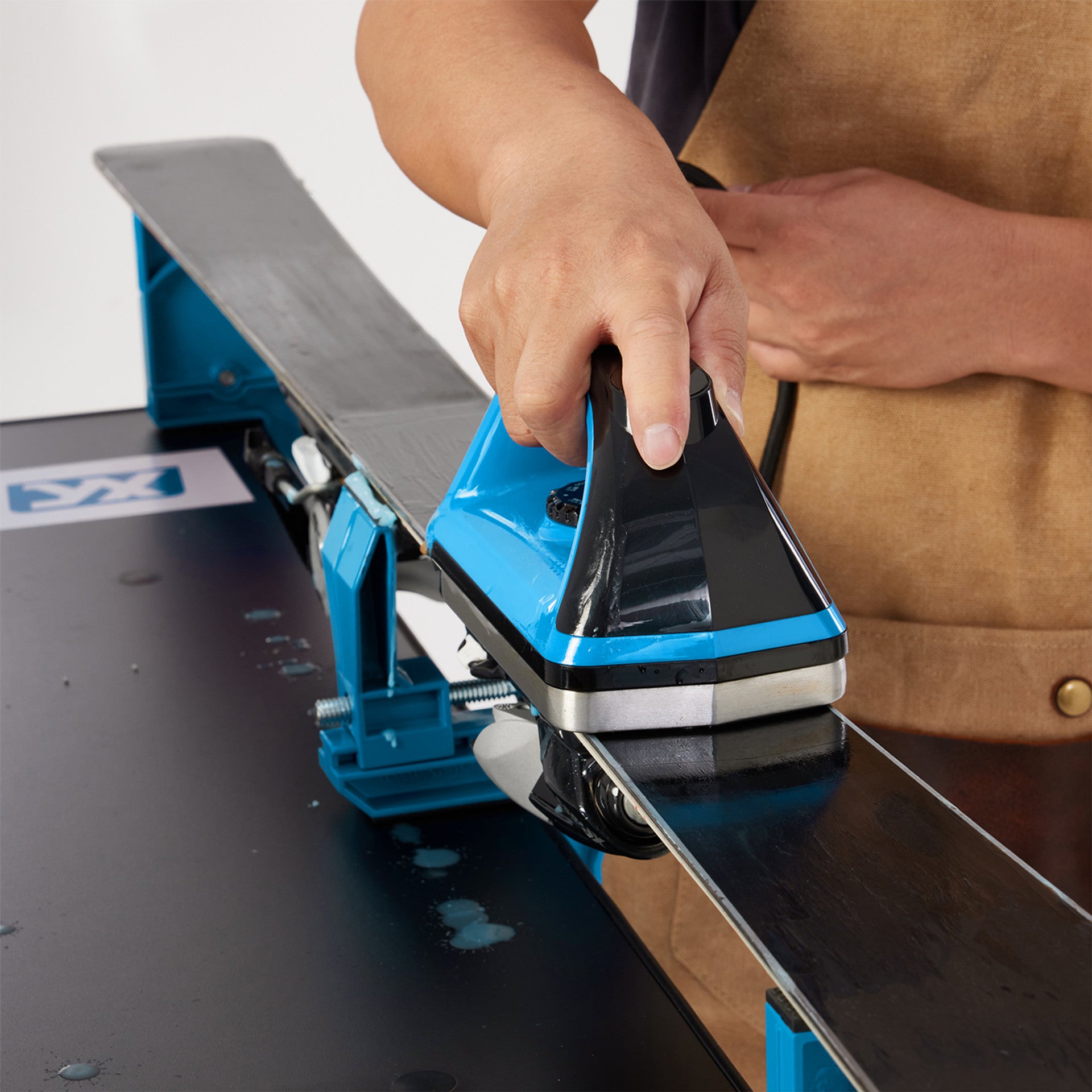 XC Man Waxing Iron – Snowbiz